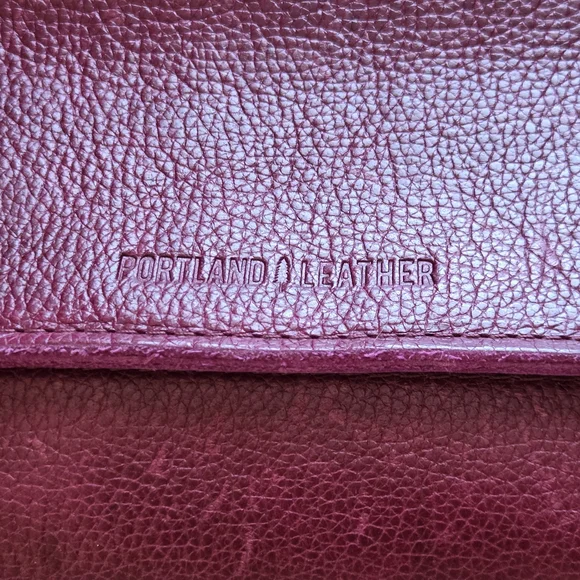 Portland Leather Fuchsia Crossbody Bag - Picture 2 of 7